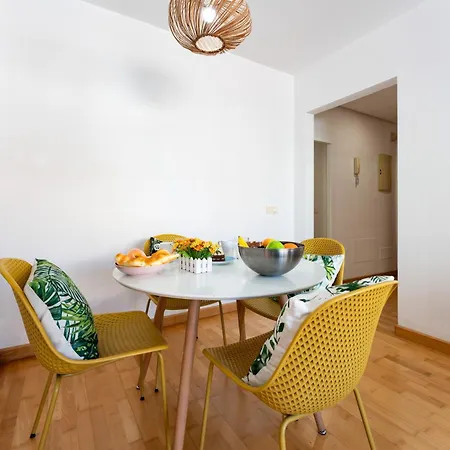 Ct 378 - Faro's Citycenter - Cityapartment For 4 With Parking Apartment